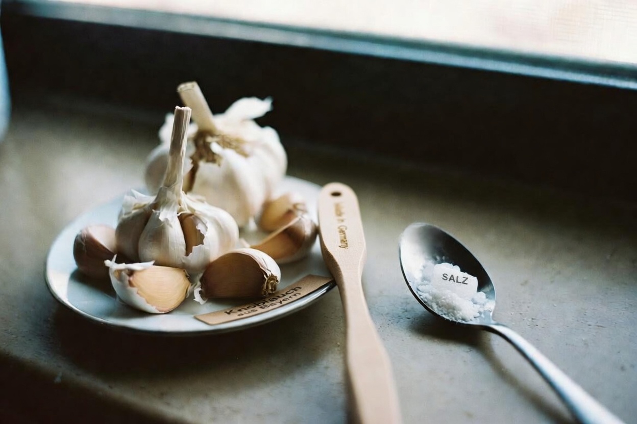 Kann Knoblauch wirklich dabei helfen, Ihre Zähne aufzuhellen und ein strahlenderes Lächeln zu unterstützen?