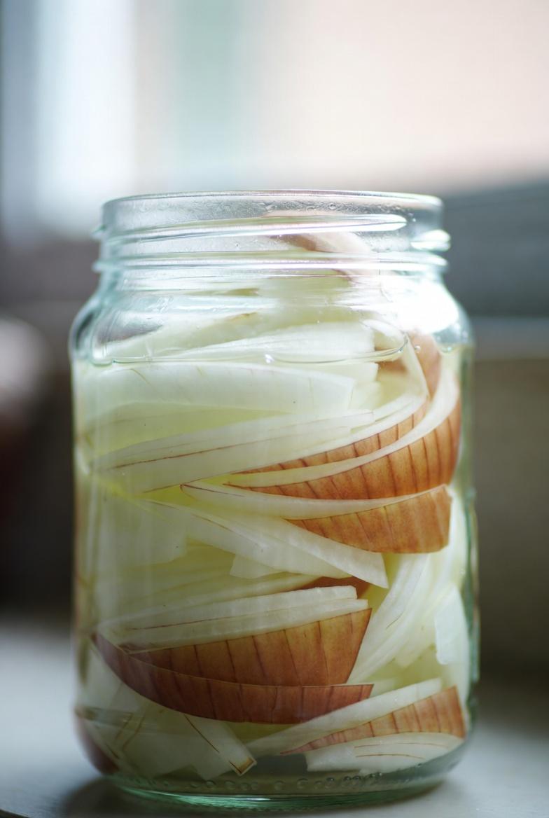 Welche Rolle spielen Zwiebeln dabei, die Augengesundheit auf natürliche Weise zu Hause zu unterstützen? Hilfreiche Tipps für den Alltag