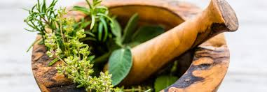Entdecken Sie einfache Wege, mit alltäglichen Kräutern eine gesunde Durchblutung der Beine zu unterstützen